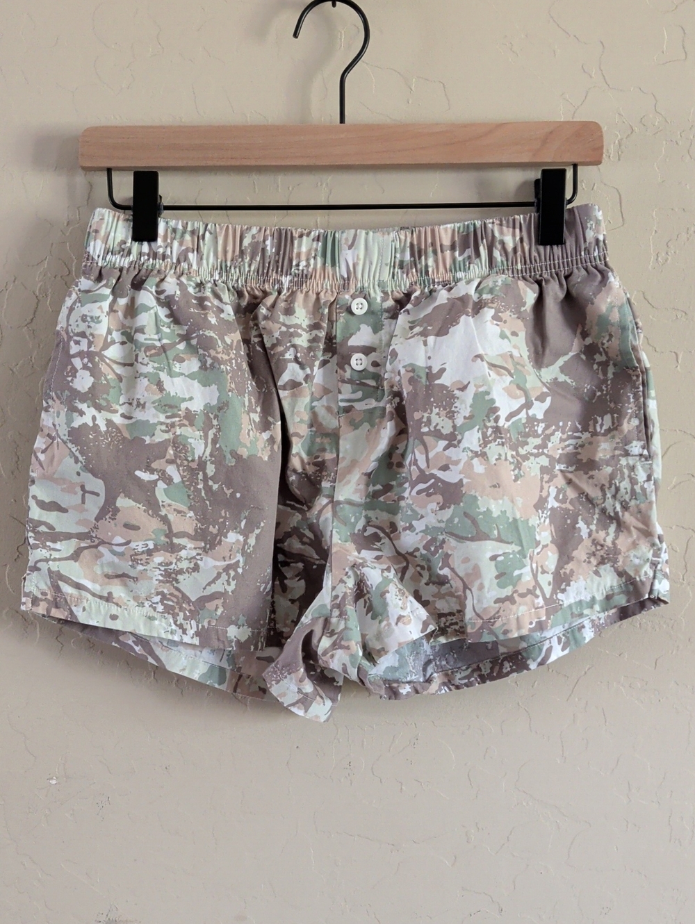 Camo Elastic-Waist Women’s Shorts - Neutral Multi